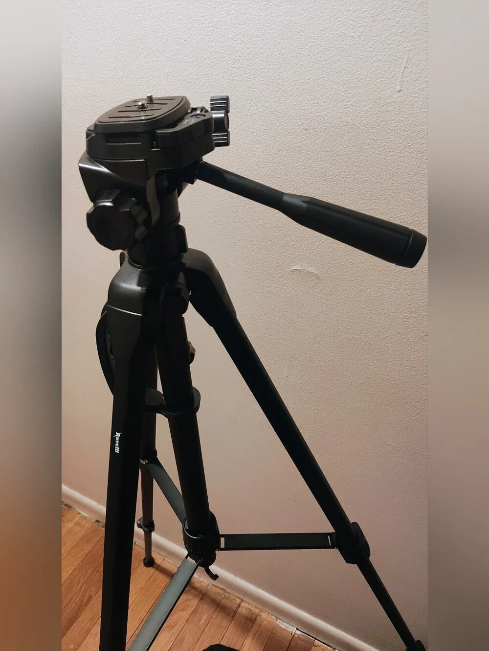 Ravelli Black Camera Tripod with Carry Bag
